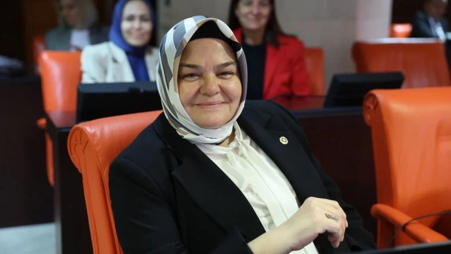 Ayşen Gürcan: Cumhuriyetimizin geleceğini iyi yetişmiş nesiller şekillendirecek